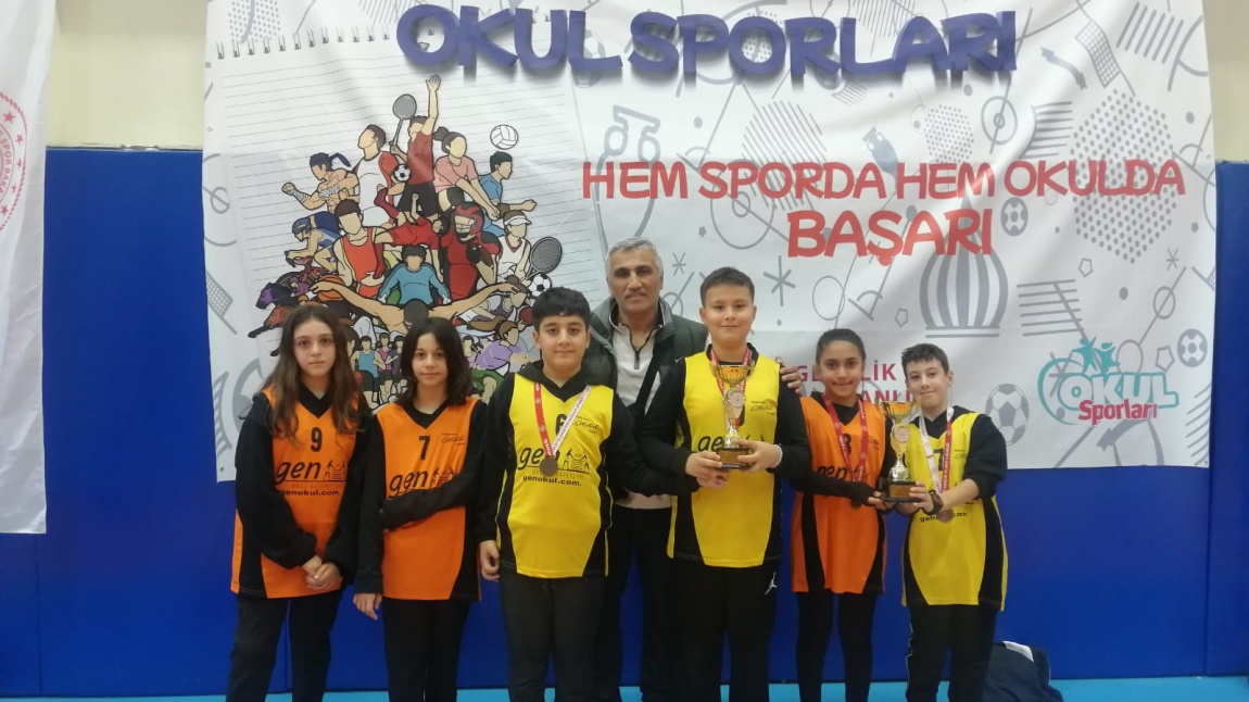 Floor Curling'te Antalya 3. sü Başöğretmen Atatürk Ortaokulu